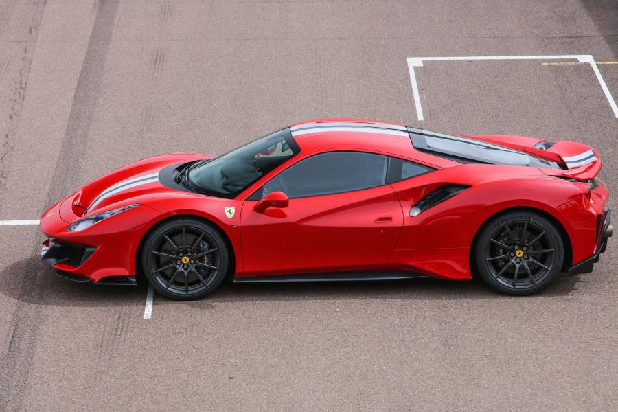  Ferrari 488 Pista 2018 года  (WW) (фото 21 из 42)
